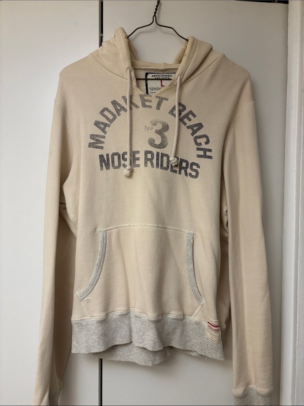 Abercrombie & Fitch Men's Cream Pullover Hoodie with Vintage Chest Graphic